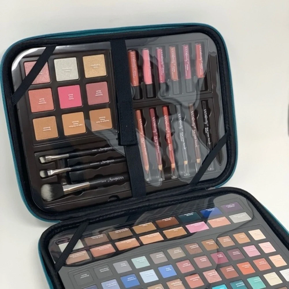 Ulta beauty glamour on the go 95 piece makeup set